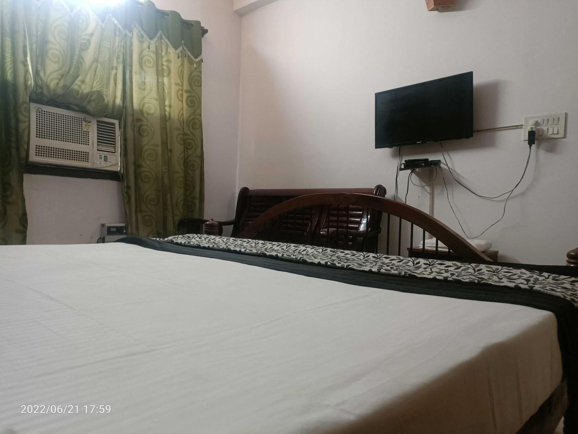 OYO 90997 Metro View Residency Noida Exterior foto
