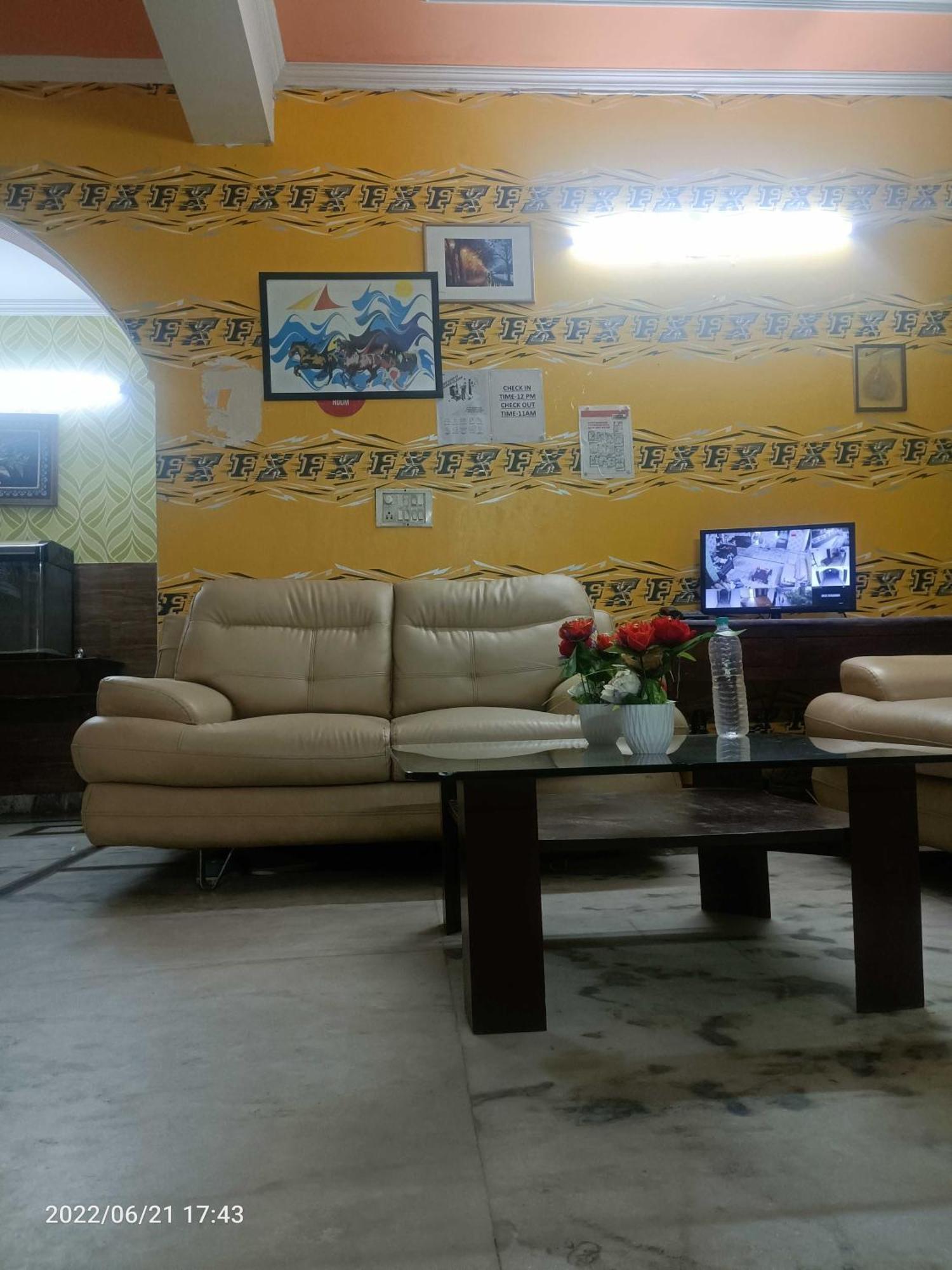 OYO 90997 Metro View Residency Noida Exterior foto