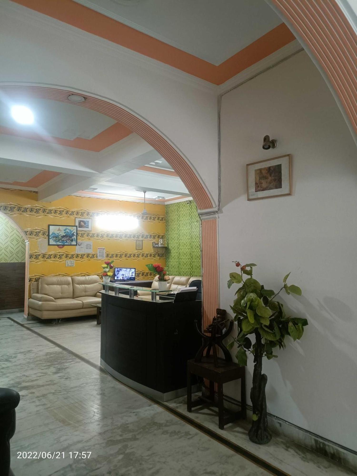 OYO 90997 Metro View Residency Noida Exterior foto