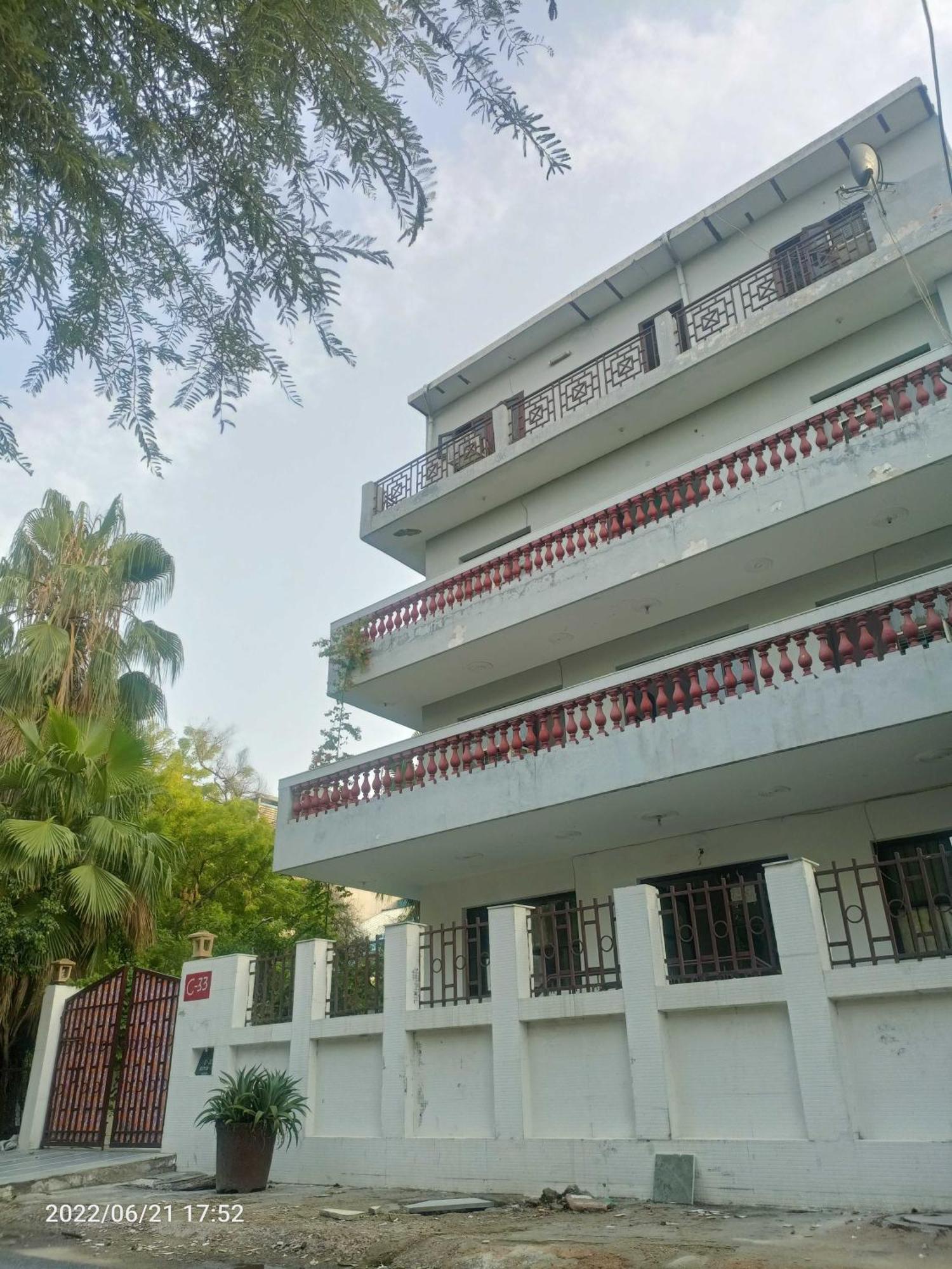 OYO 90997 Metro View Residency Noida Exterior foto