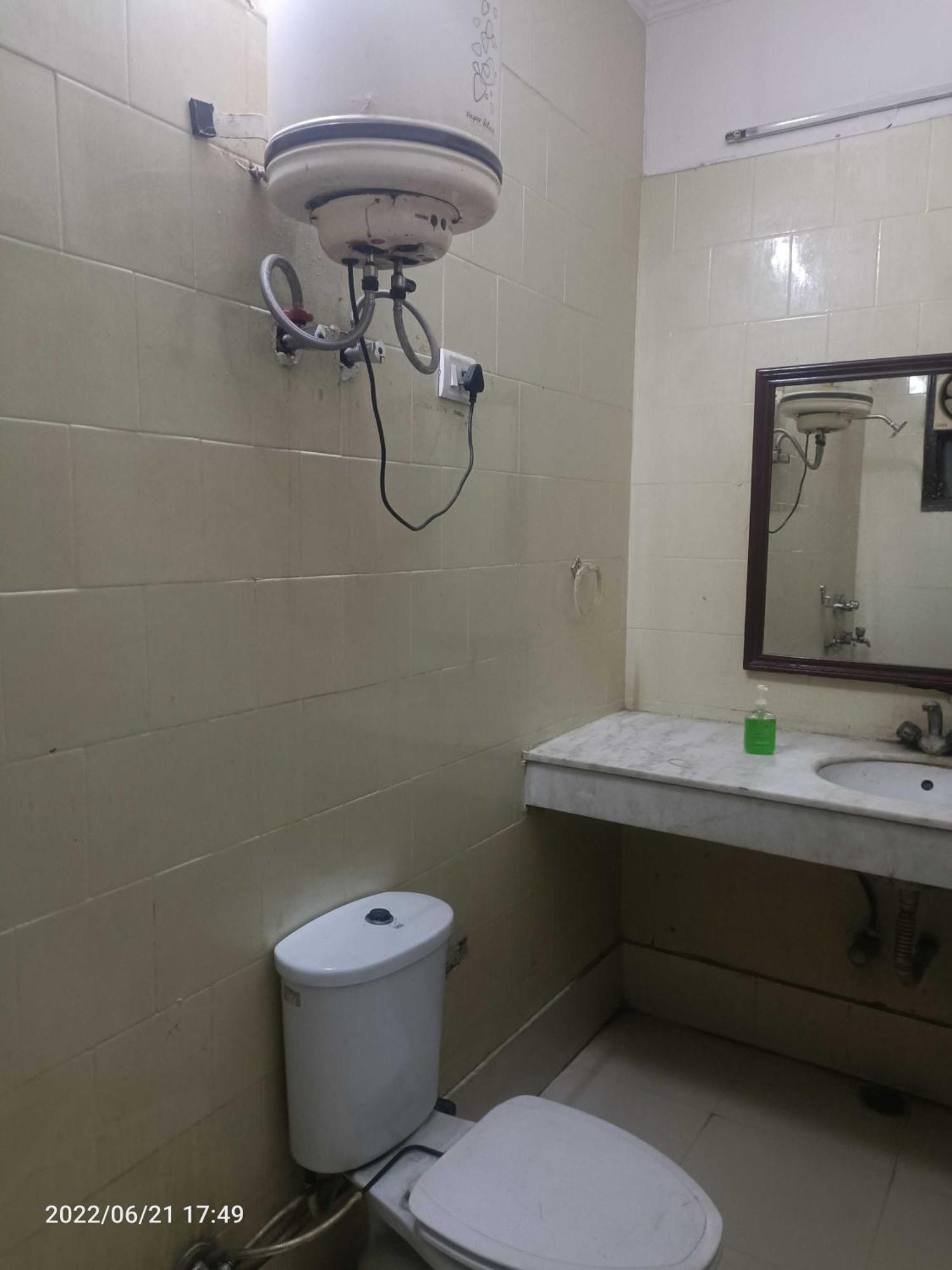 OYO 90997 Metro View Residency Noida Exterior foto